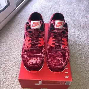 red velvet nike air max